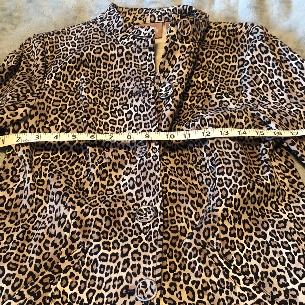 NWOT Leopard Print Button-Up Jacket - image 8